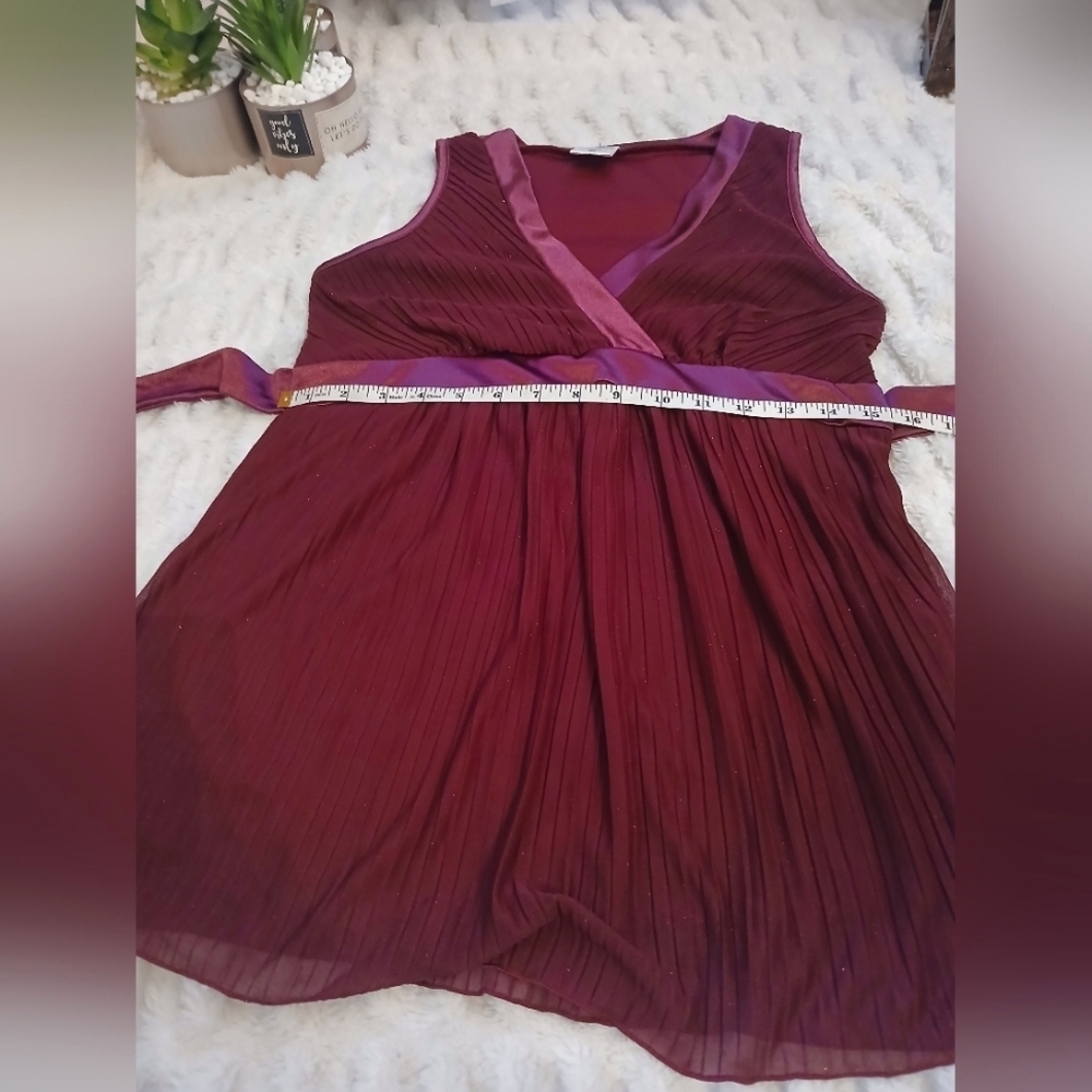 Elegant Burgundy V-Neck top - Picture 6 of 11
